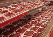 عرضه گوشت منجمد تنظیم بازاری ۲۸ هزار تومانی به گروه‌های هدف